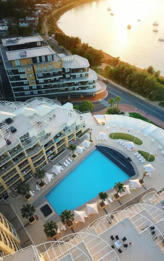 Base Holidays - Ettalong Beach Premium Apartments Luaran gambar